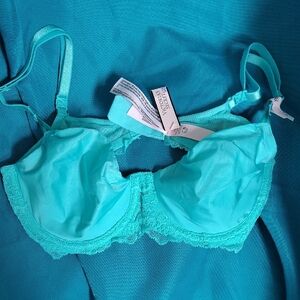 Victoria's Secret Turquoise Lace Bra